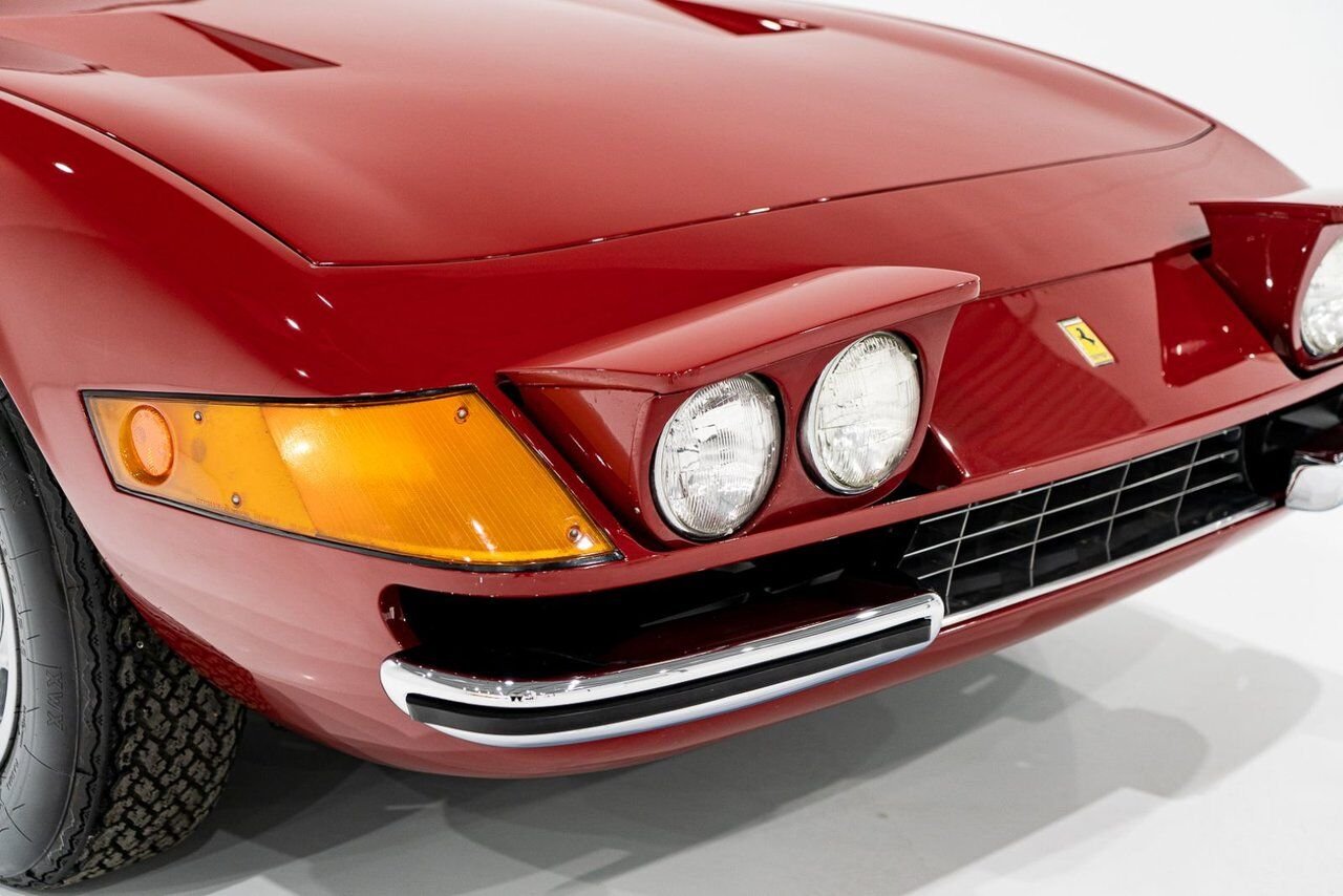 Ferrari 365 GTB4 Daytona 18,301 miles With Orig Books/Tools/ Carbs / Filter Box 1973 Rouge Montréal - photo #45