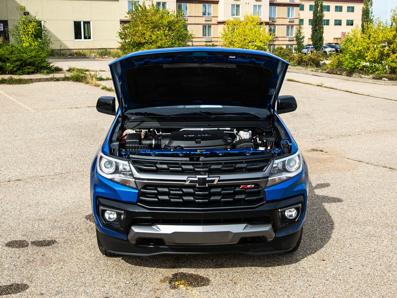 2021 Chevrolet Colorado 4WD Crew Cab 128 Z71 Blue Sherwood Park - photo #9