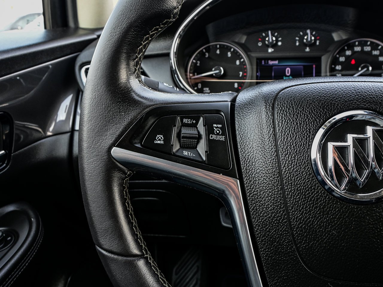 2020 Buick Encore AWD 4dr Preferred White Sherwood Park - photo #20