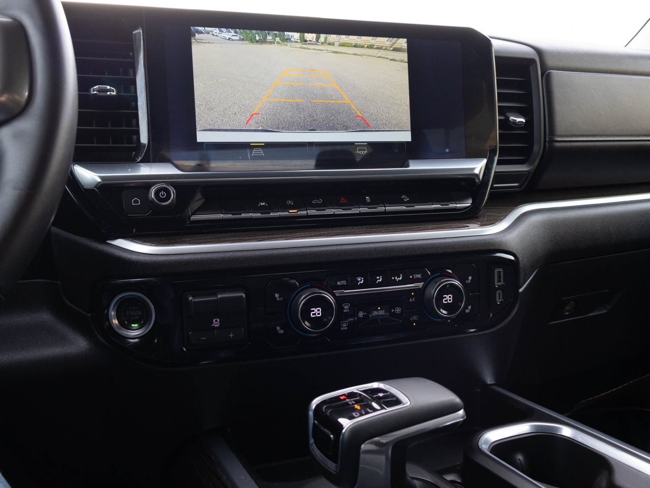 2024 Chevrolet Silverado 1500 4WD Crew Cab 147 RST White Sherwood Park - photo #24