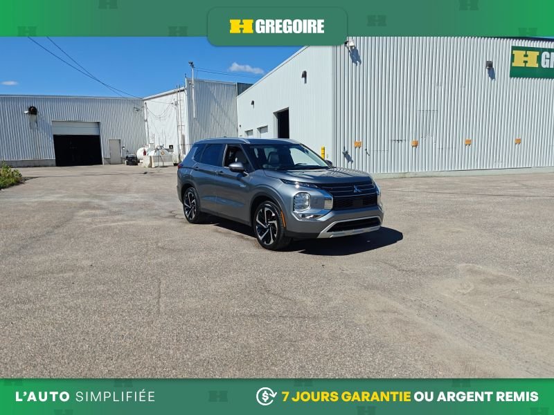 2024 Mitsubishi Outlander Silver Laval - photo #0