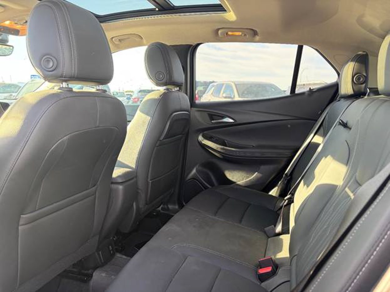 2024 Buick Encore GX AWD 4dr Avenir Blue Sherwood Park - photo #6