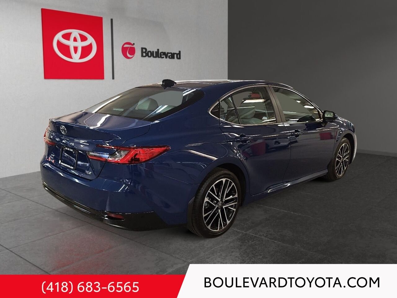 2025 Toyota Camry 531872-25 | XLE, HYBRIDE, AWD Blue Québec - photo #3