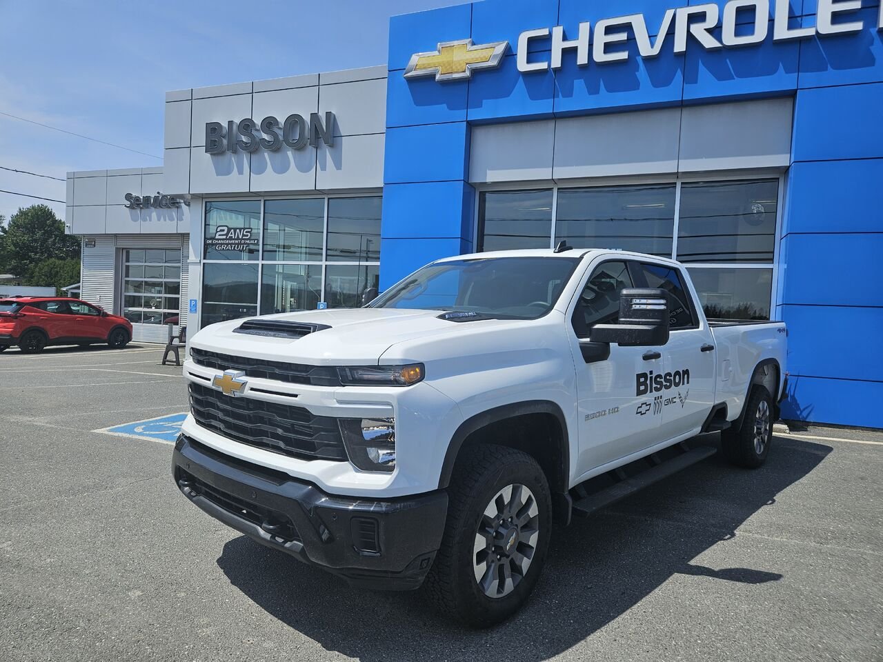 Chevrolet Silverado 2500HD Custom cabine multiplace 4RM 172 po 2026 Blanc sommet Thetford Mines - photo #0