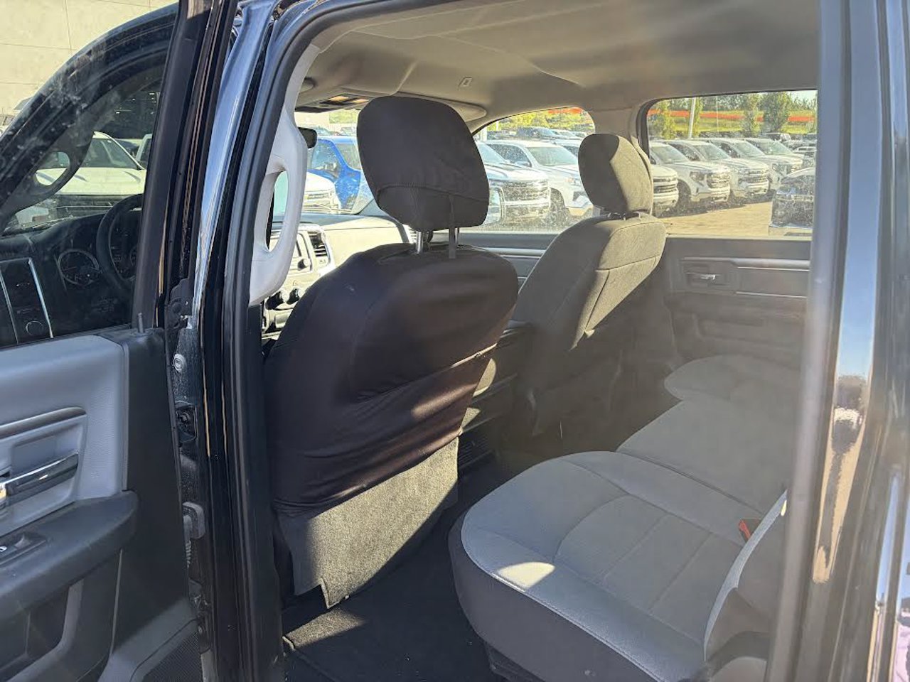 2022 Ram 1500 Classic SLT 4x4 Crew Cab 5'7 Box Black Sherwood Park - photo #5