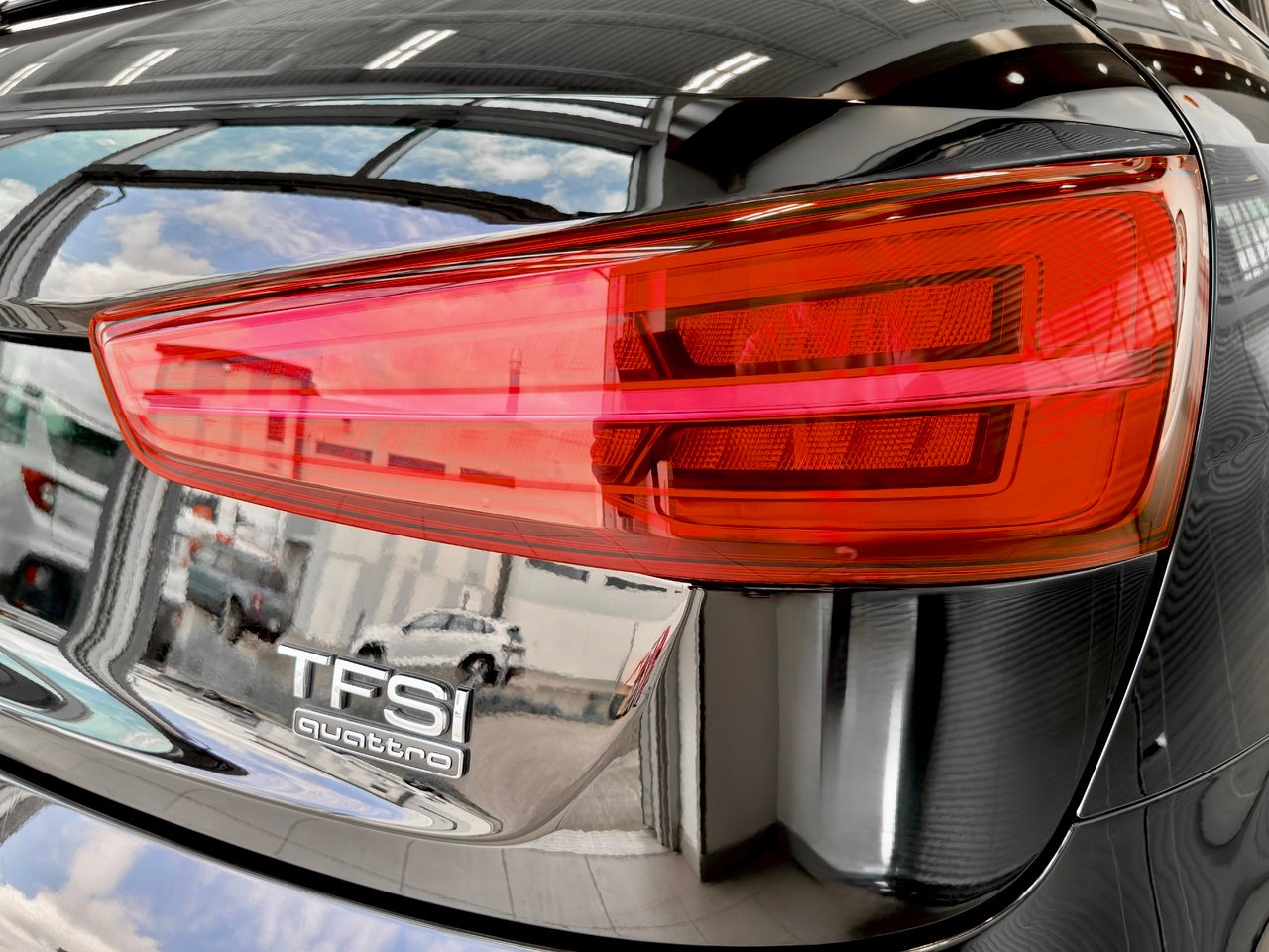 2016 Audi Q3 Black Notre-Dame-des-Prairies - photo #12