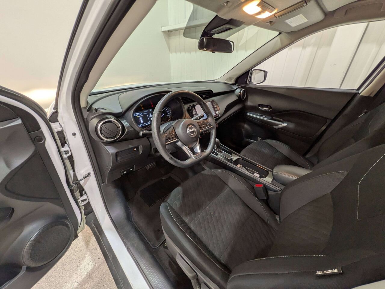 2024 Nissan Kicks SV FWD White Val-David - photo #9