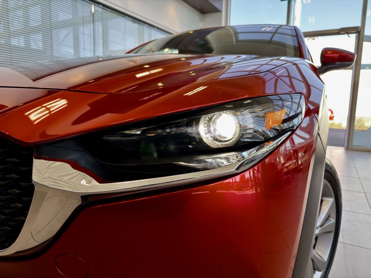 2022 Mazda CX-30 Red Notre-Dame-des-Prairies - photo #4