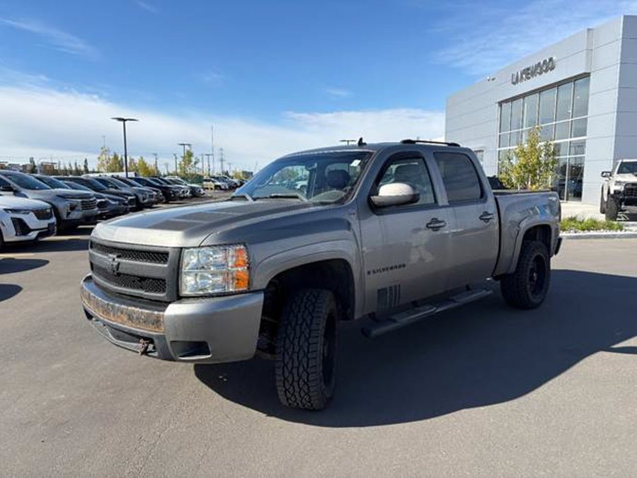 2007 Chevrolet Silverado 1500 LTZ 5.3L Vortec w/GFX Appearance | 20in XF Off-Road Wheels Grey