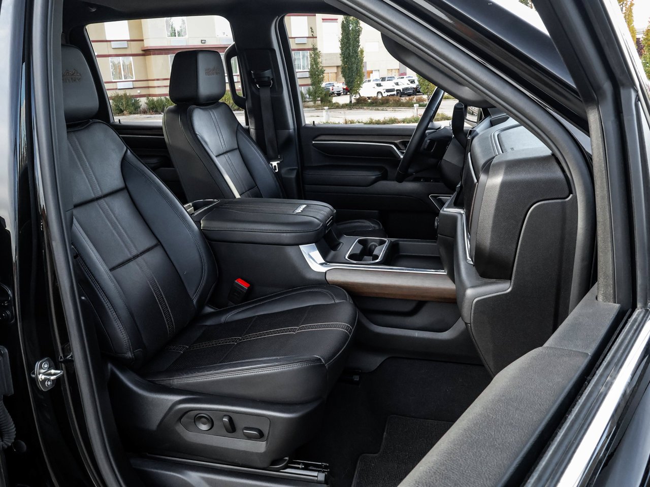 2024 Chevrolet Silverado 2500HD 4WD Crew Cab 159 High Country Black Sherwood Park - photo #14