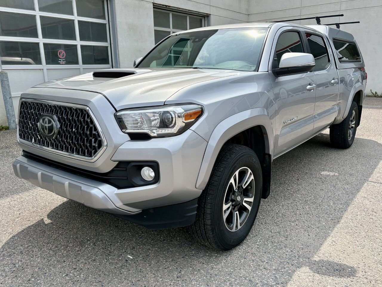 2018 Toyota TACOMA Silver Mont-Laurier - photo #4