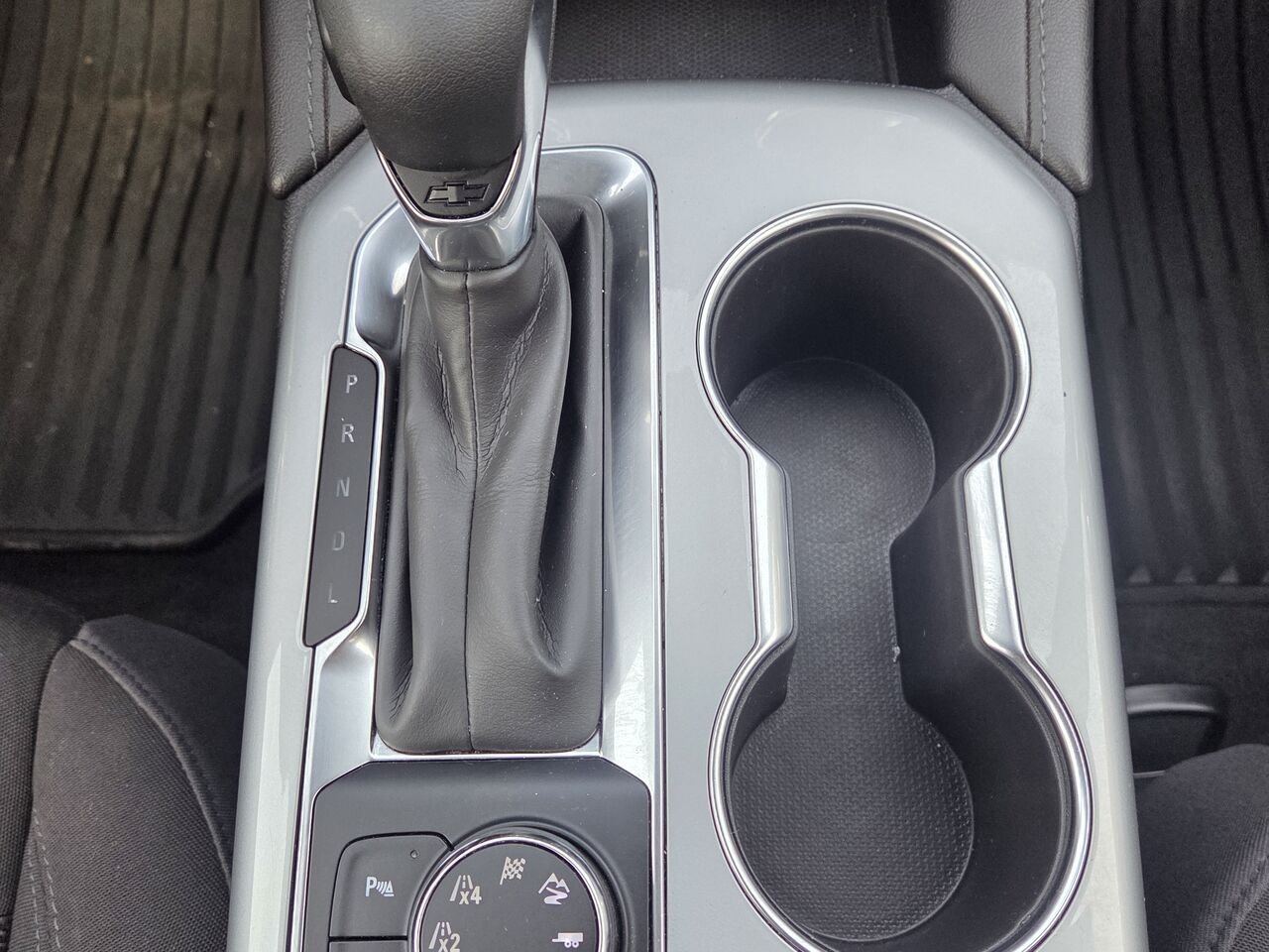 2022 Chevrolet Blazer AWD Silver Granby - photo #18