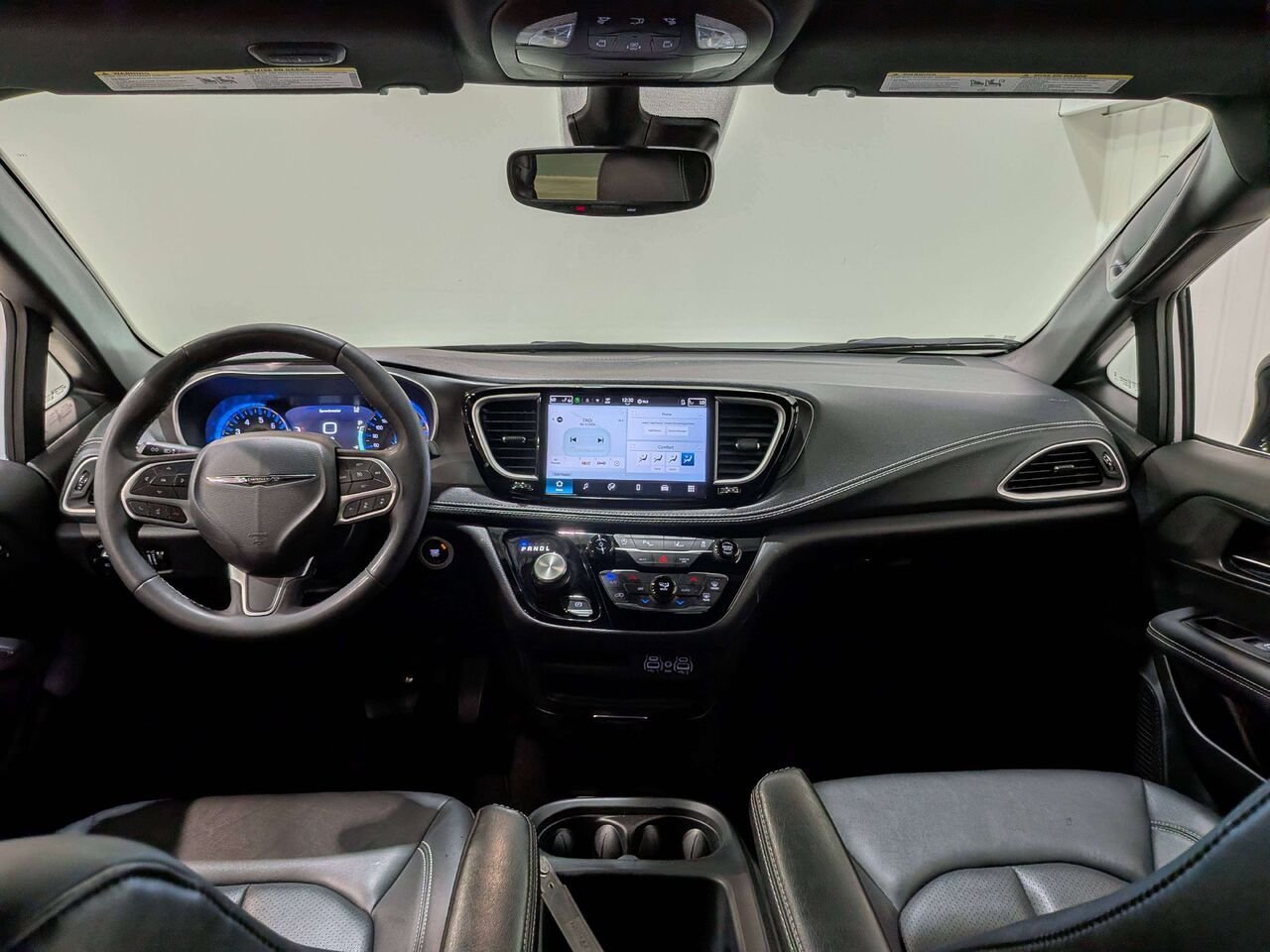 2025 Chrysler Pacifica Select FWD White Val-David - photo #14