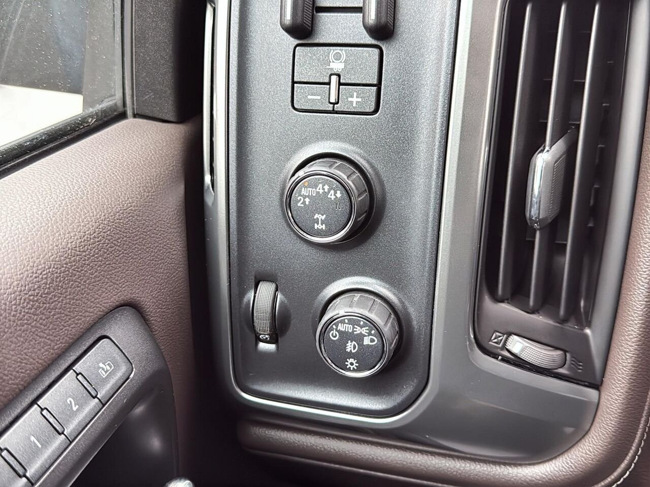 CHEVROLET SILVERADO 1500 4WD DOUBLE CAB UNKNOWN 2017 Noir Saint-Hyacinthe - photo #14