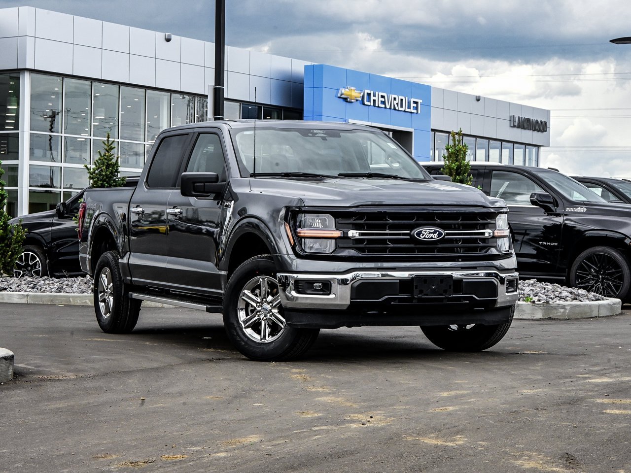 2025 Ford F-150 XLT 4WD SuperCrew 5.5' Box Grey Sherwood Park - photo #1
