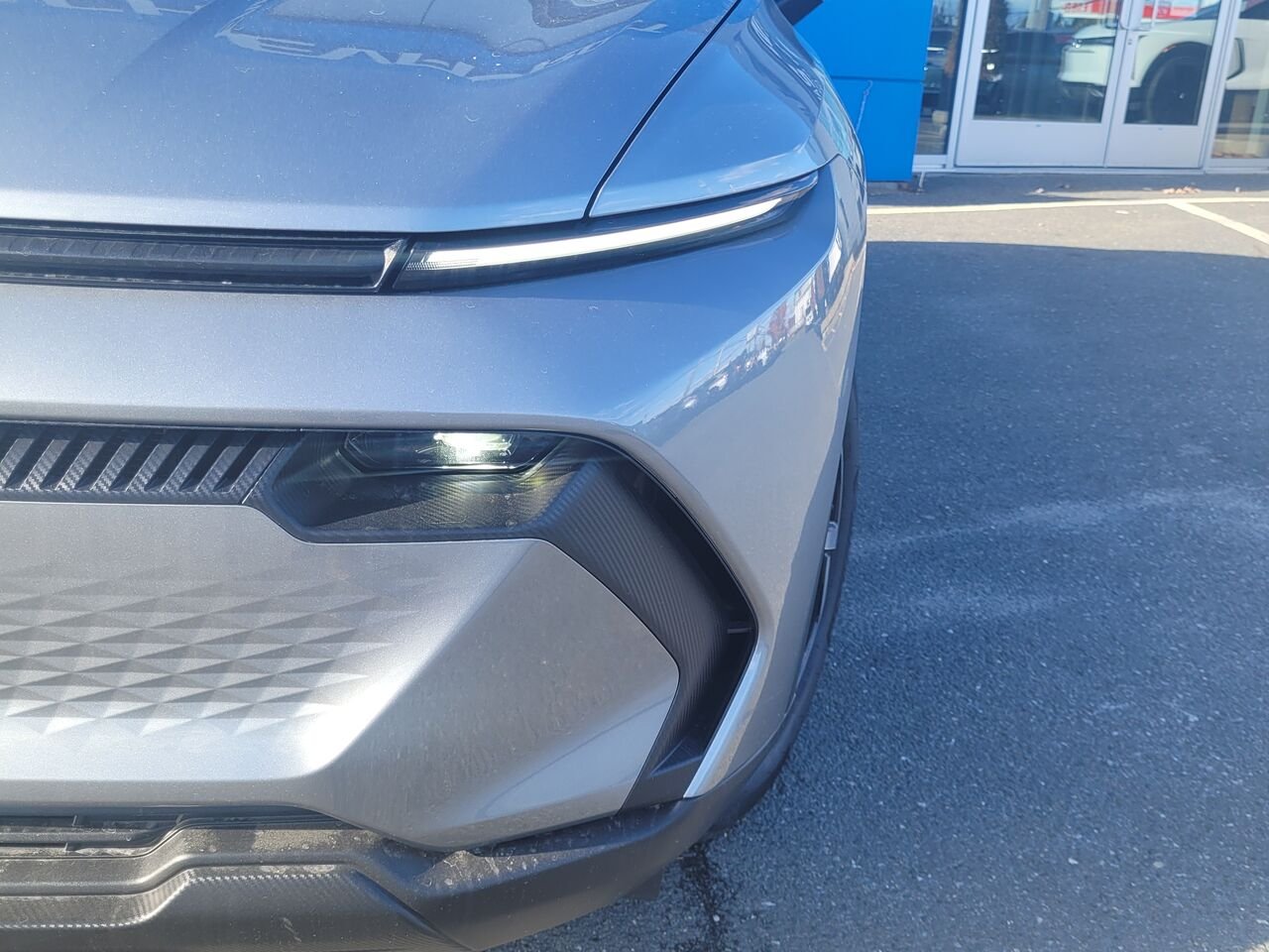 2027 Chevrolet Equinox EV LT1 4 portes avec PCY Sterling Grey Metallic Thetford Mines - photo #4