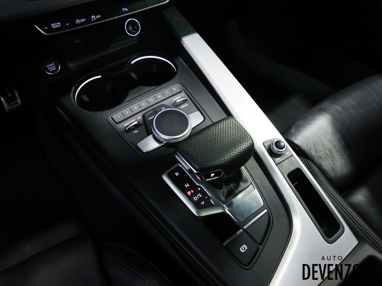 2019 Audi berline A4 Black Saint-Eustache - photo #16