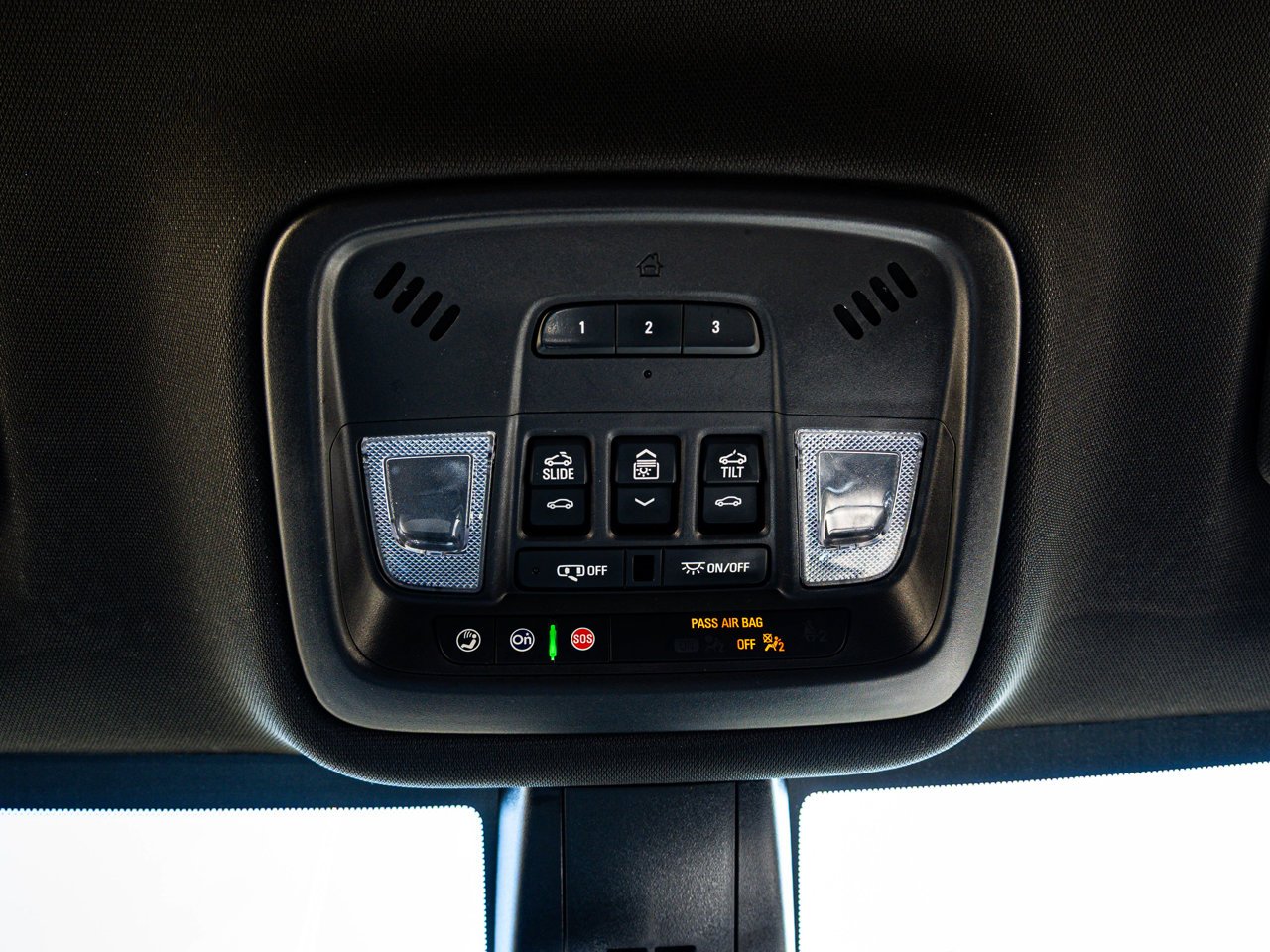2023 Chevrolet Traverse AWD 4dr Premier White Sherwood Park - photo #29