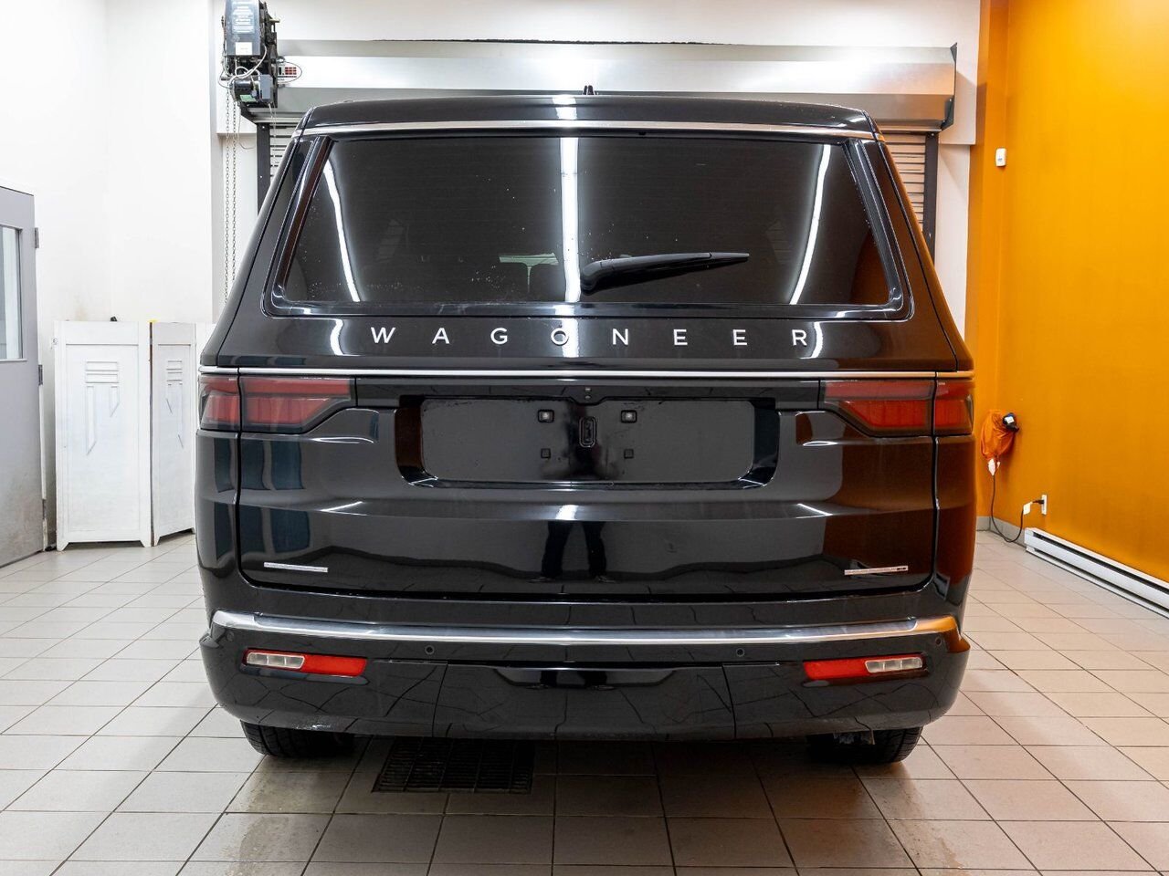 2023 Jeep Wagoneer SERIES II AWD *NAV* CUIR SIÈGES VENTIL HAYON ELECT Black Saint-Jérôme - photo #5