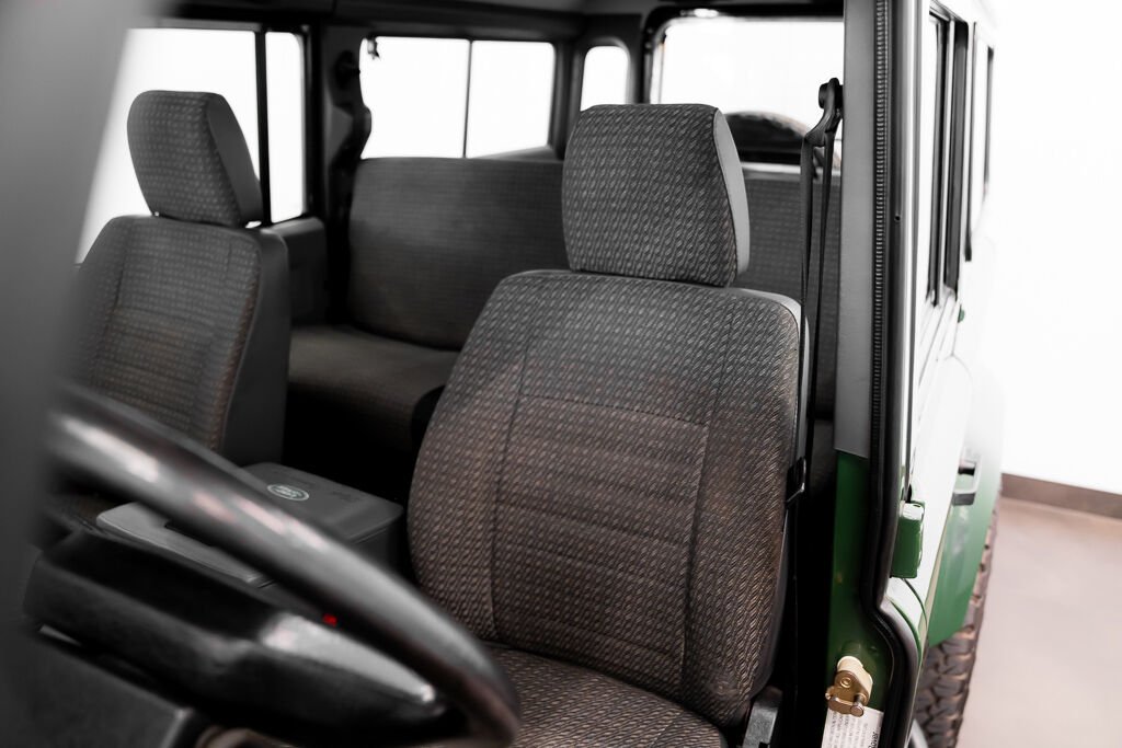 1997 Land Rover Defender Green Montreal - photo #13