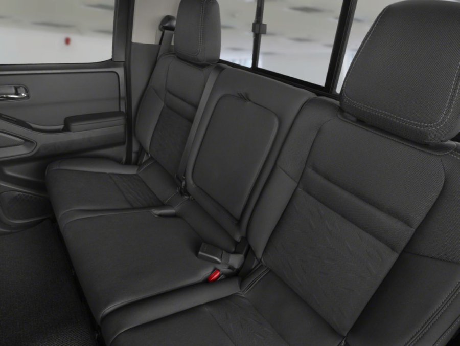 Nissan Frontier SV cabine double caisse longue 4x4 2022 Blanc