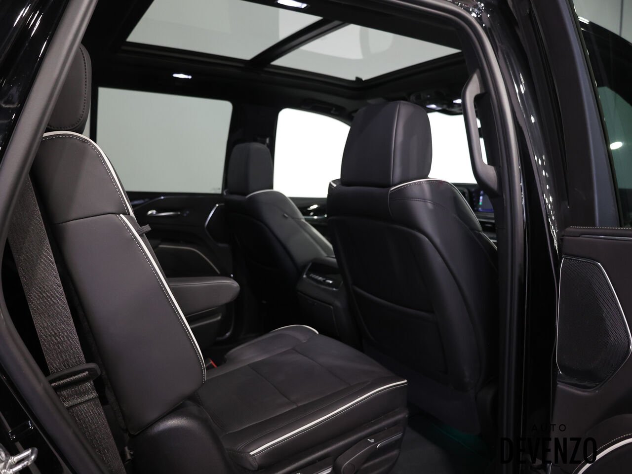 2024 Cadillac Escalade Black Saint-Eustache - photo #8