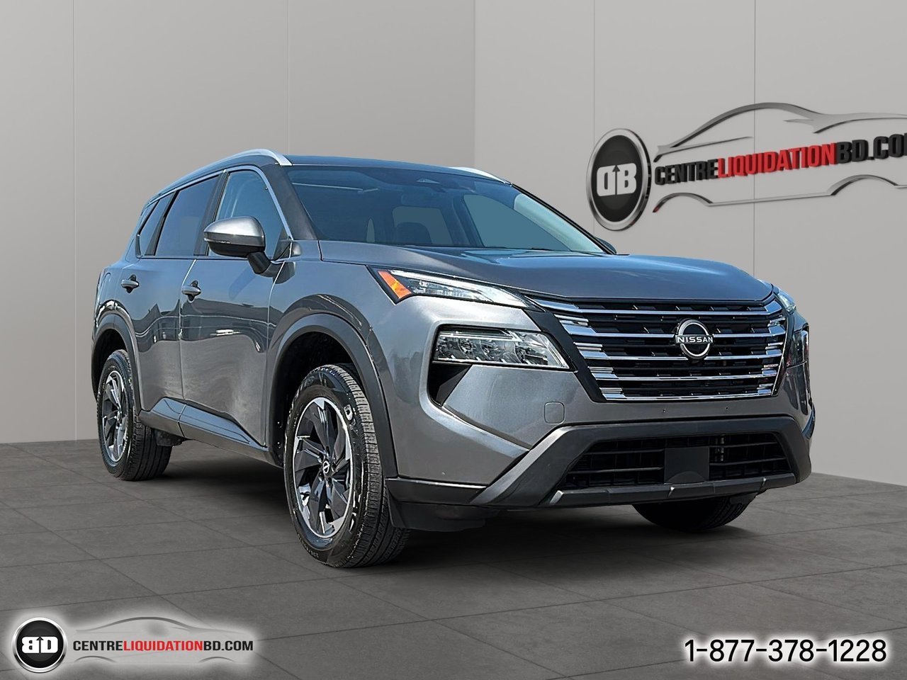 Nissan Rogue SV TI avec ensemble toit ouvrant | A8714 2024 Argent Granby - photo #2