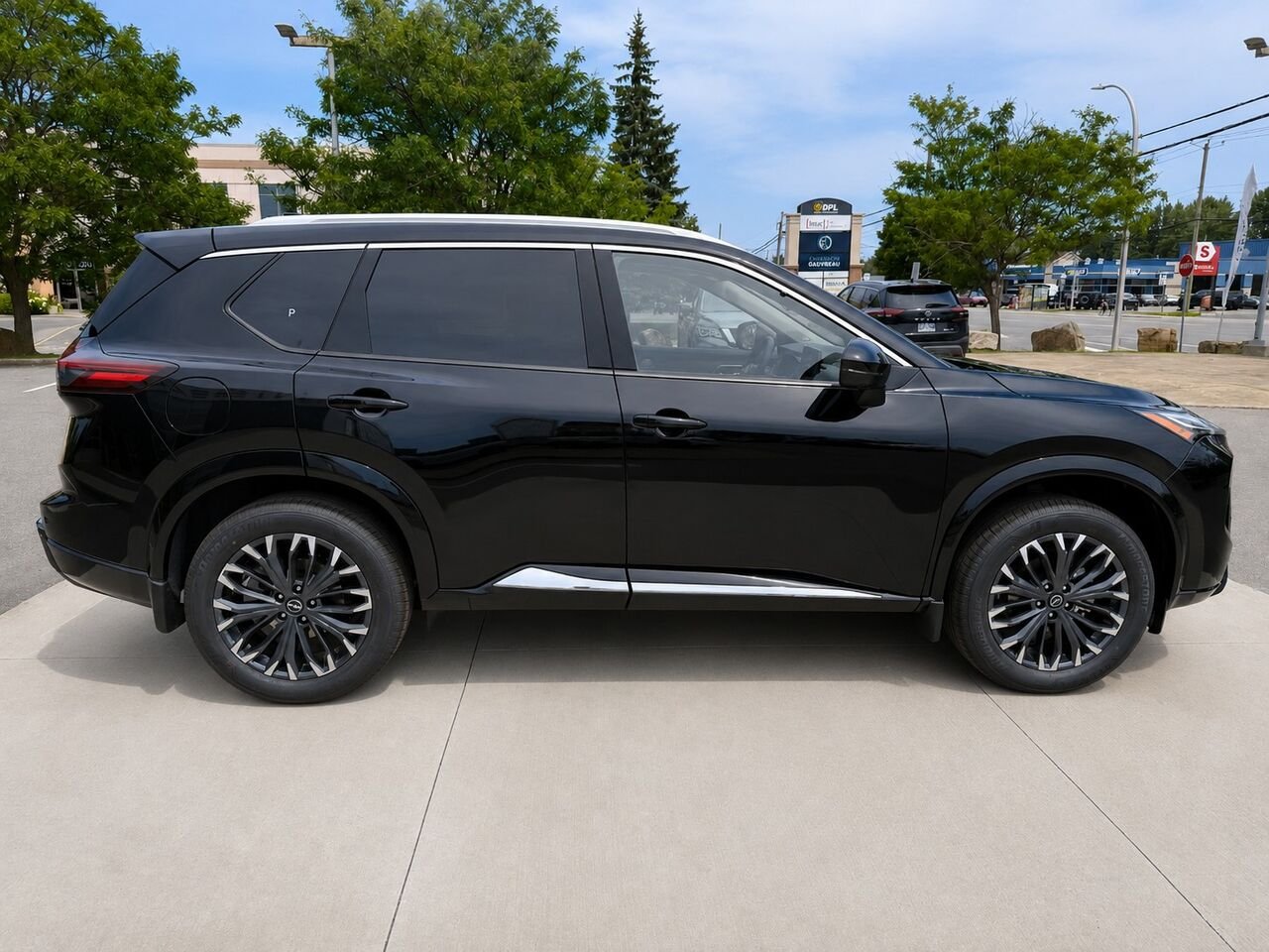 NISSAN Rogue ROGUE PLATINE 2026 Super noir Châteauguay - photo #7
