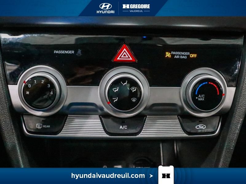 Hyundai Elantra YW214 | Preferred Manual 2019 Blanc Laval - photo #26