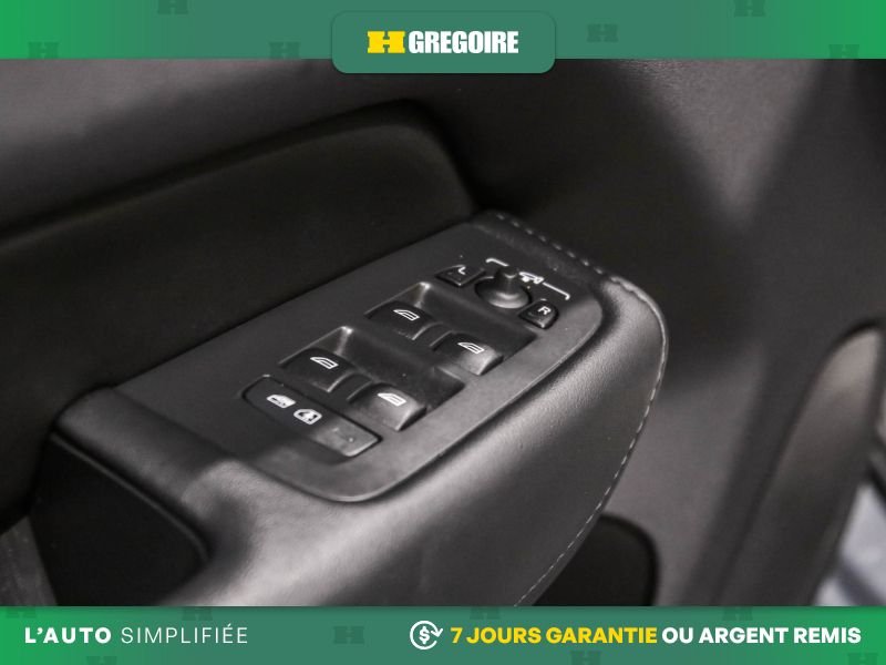 Volvo XC60 822801 | Plus Dark Theme AWD AUTO AC CUIR TOIT NAV MAGS CAM 2023 Gris Laval - photo #15