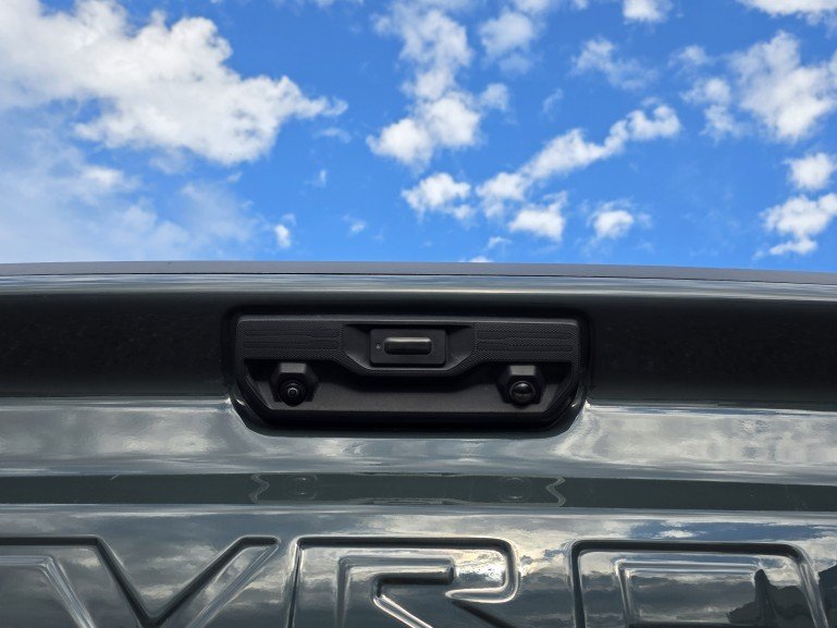2025 Chevrolet Silverado 1500 Custom TrailBoss Z71 Green Mont-Laurier - photo #7