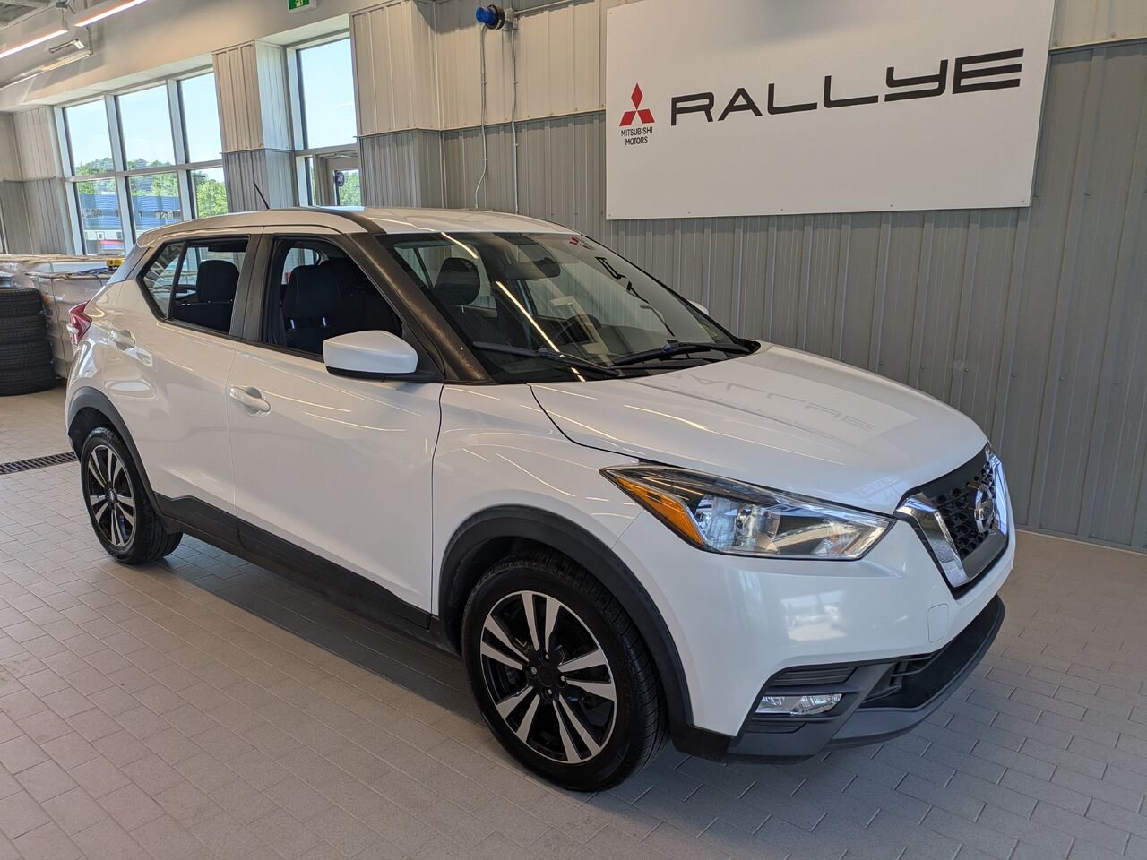 Nissan Kicks 2018 Blanc Gatineau - photo #0