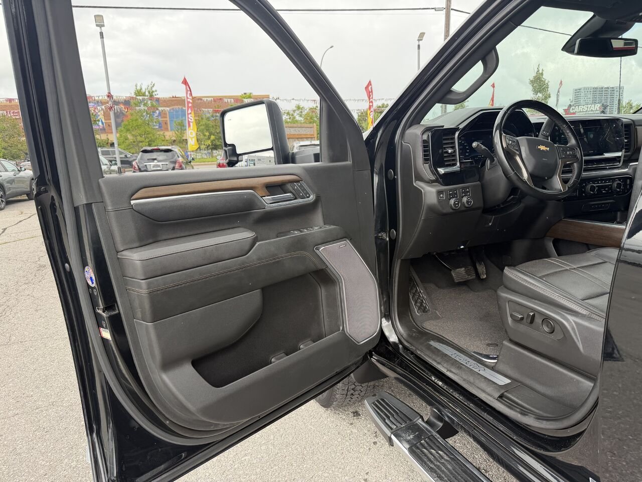 2024 CHEVROLET SILVERADO K3500 HIGH CTRY High Country cabine multiplace 4RM 172 po Black Gatineau - photo #1