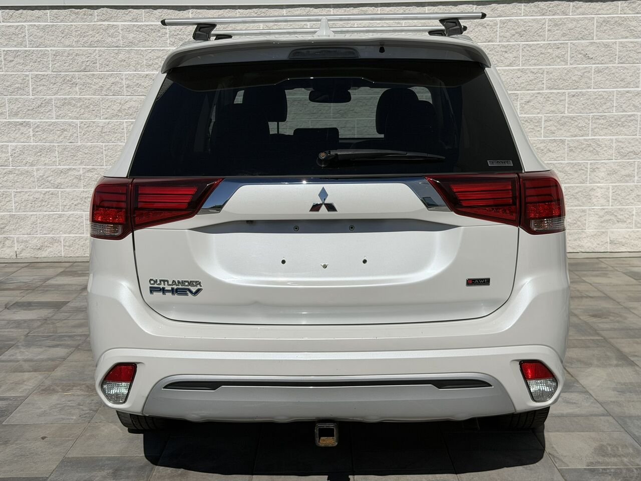 2020 Mitsubishi Outlander Plug-In Hybrid SE S-AWC Silver Laval - photo #12