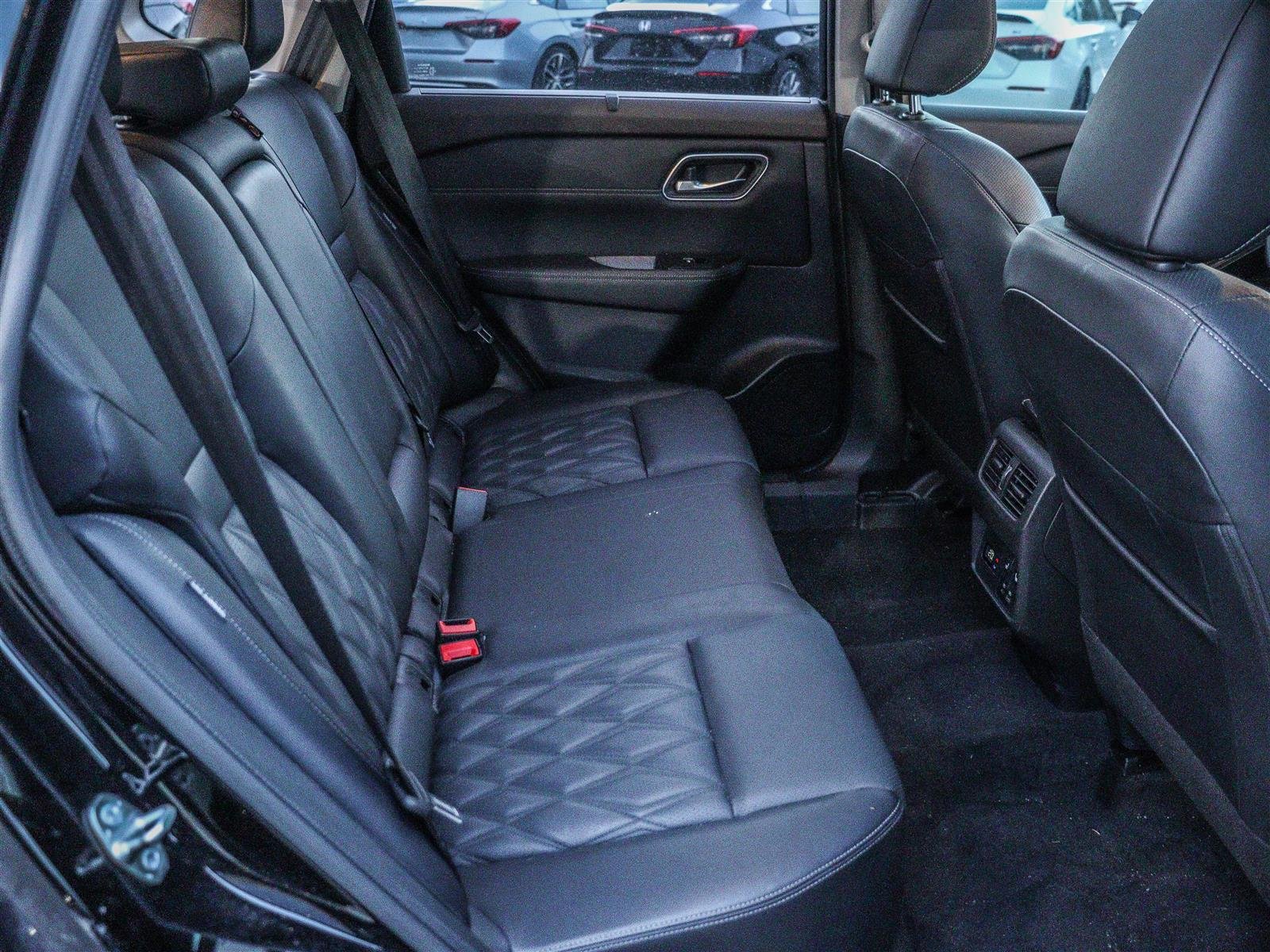 Nissan Rogue Platinum 2023 Black Ottawa & Gatineau - photo #18