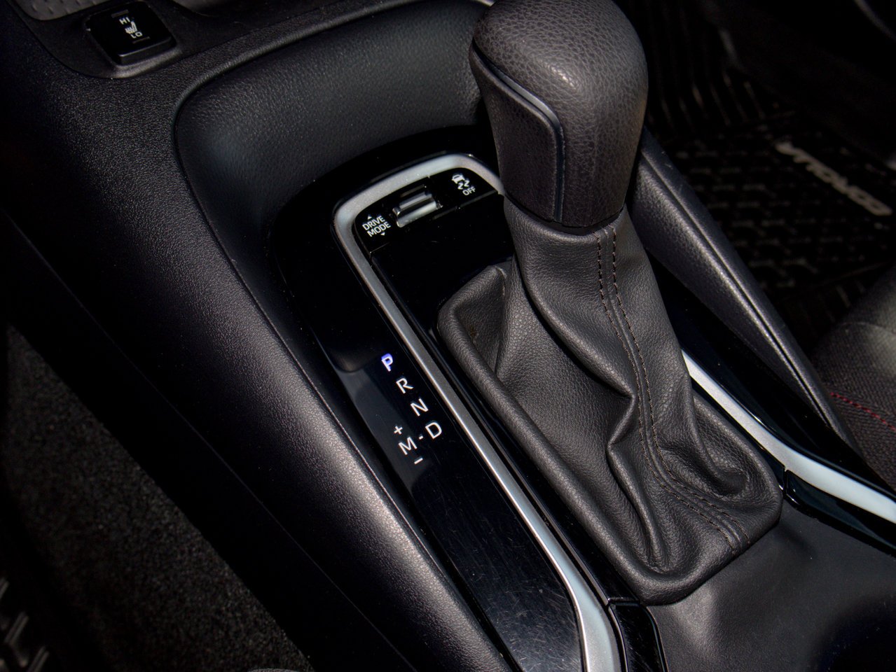 2024 Toyota Corolla SE CVT Red Sherwood Park - photo #28