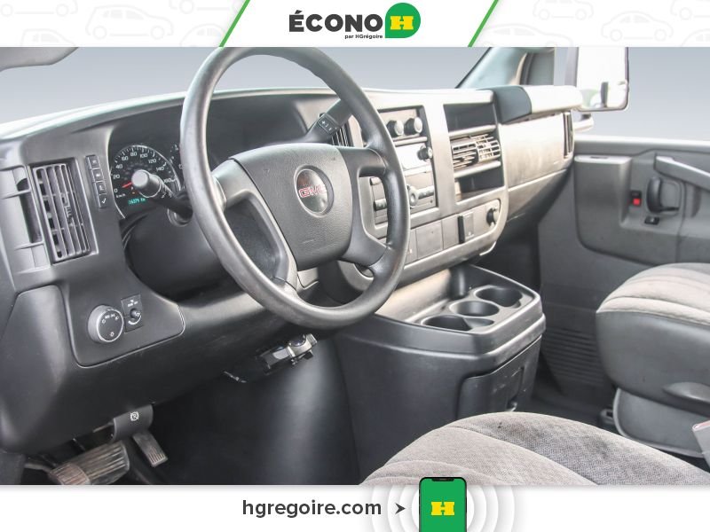 2017 GMC Savana White Laval - photo #12