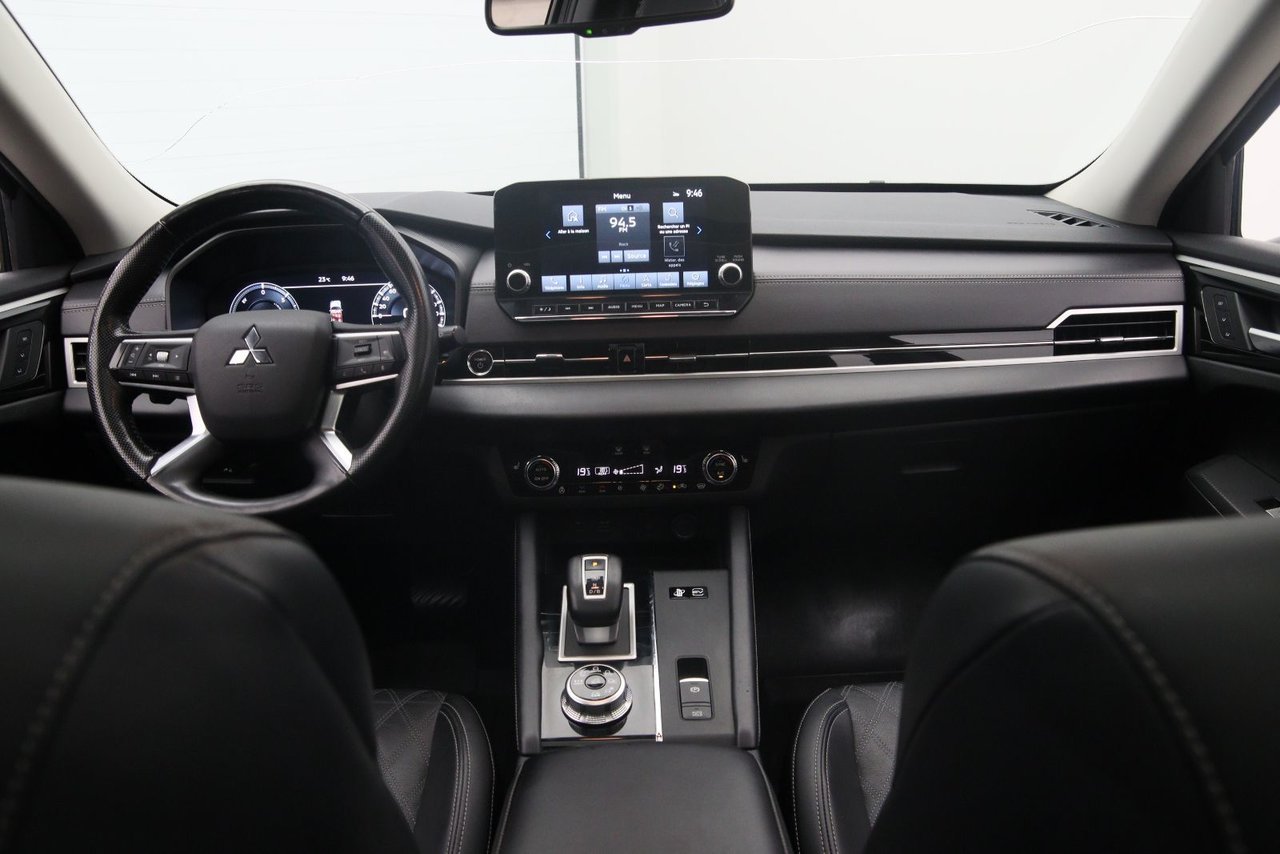 Mitsubishi Outlander PHEV 2024 Noir Baie-Comeau - photo #9