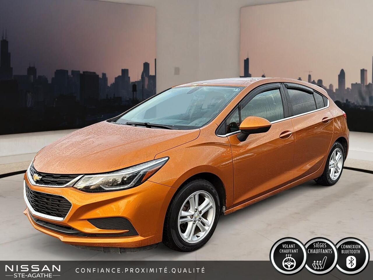 2017 Chevrolet Cruze LT TURBO À HAYON | BAS KILOMÉTRAGE | SIÈGES CHAUFFANTS | CAMÉRA DE RECUL Orange Saint-Jérôme - photo #0