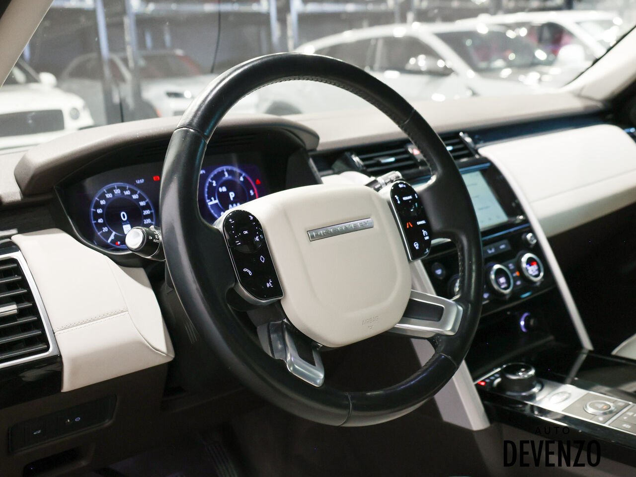 2019 Land Rover Discovery Silver Saint-Eustache - photo #11