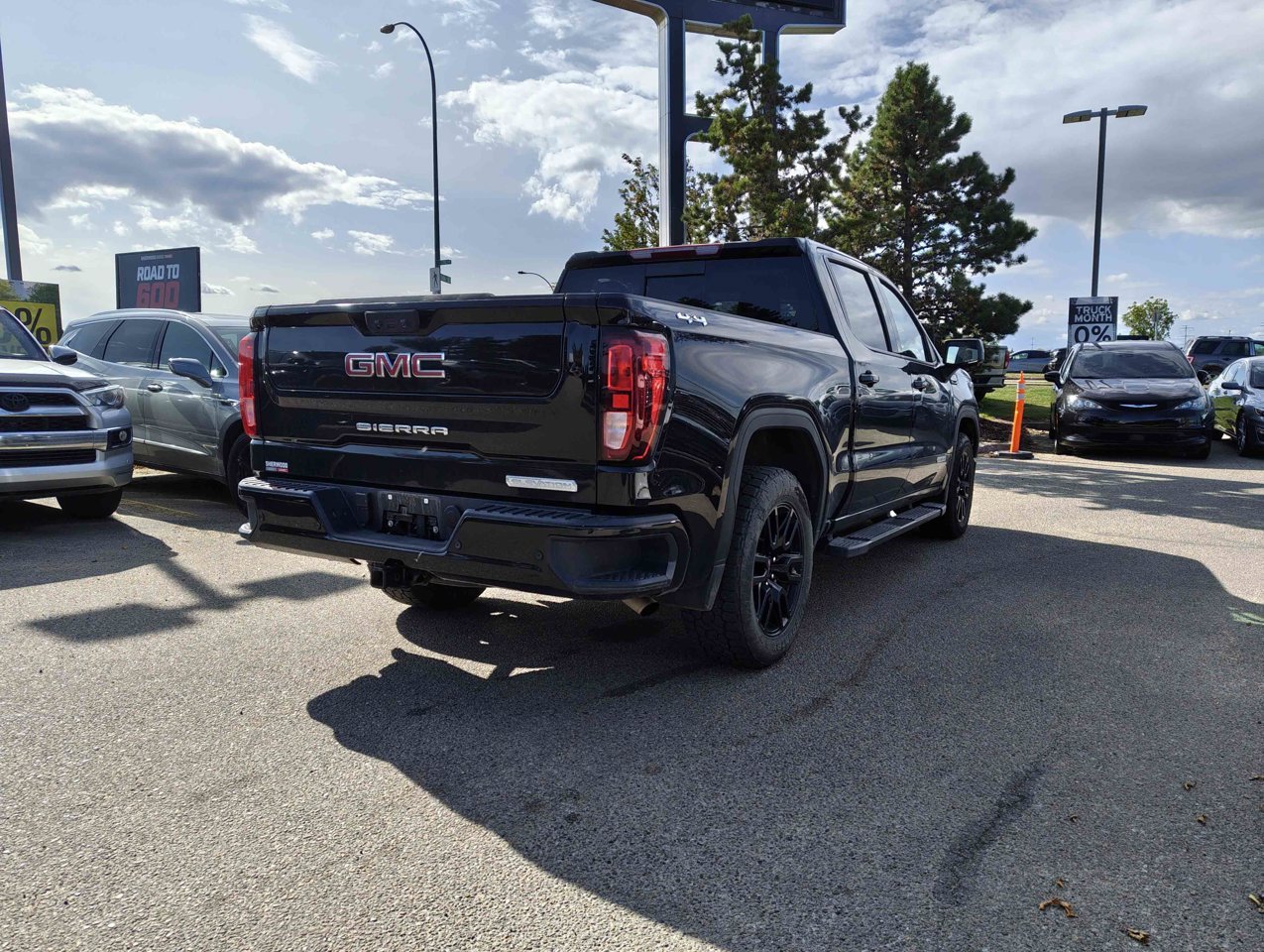 2024 GMC Sierra 1500 4WD Crew Cab 147 Elevation Black Sherwood Park - photo #5