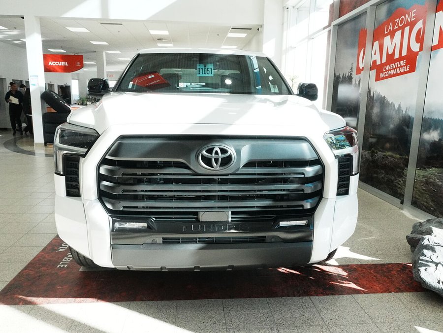Toyota Tundra Limited CrewMax 4x4 2026 Frisson glacé nacré