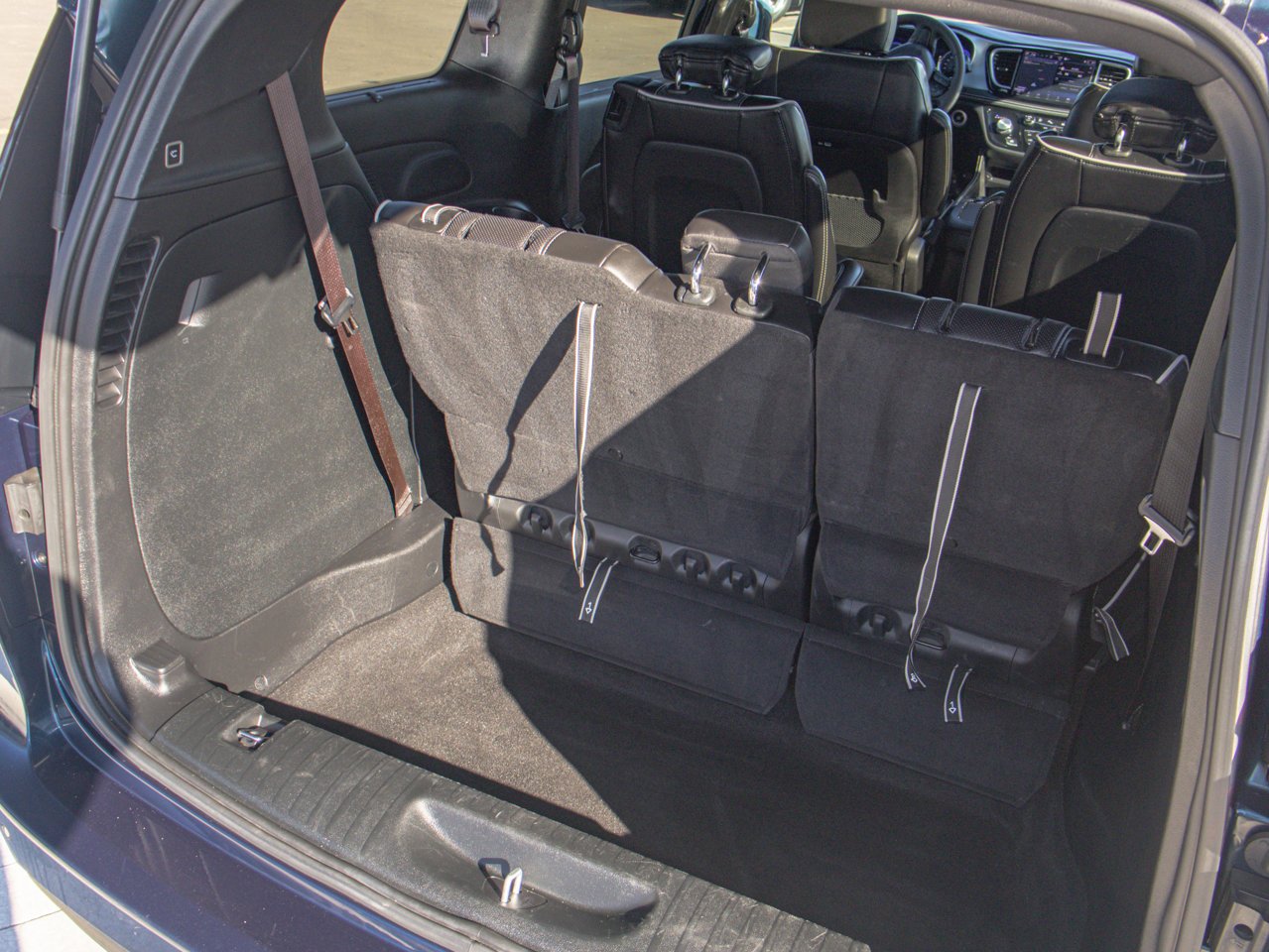 2025 Chrysler Pacifica Limited FWD Blue Sherwood Park - photo #10
