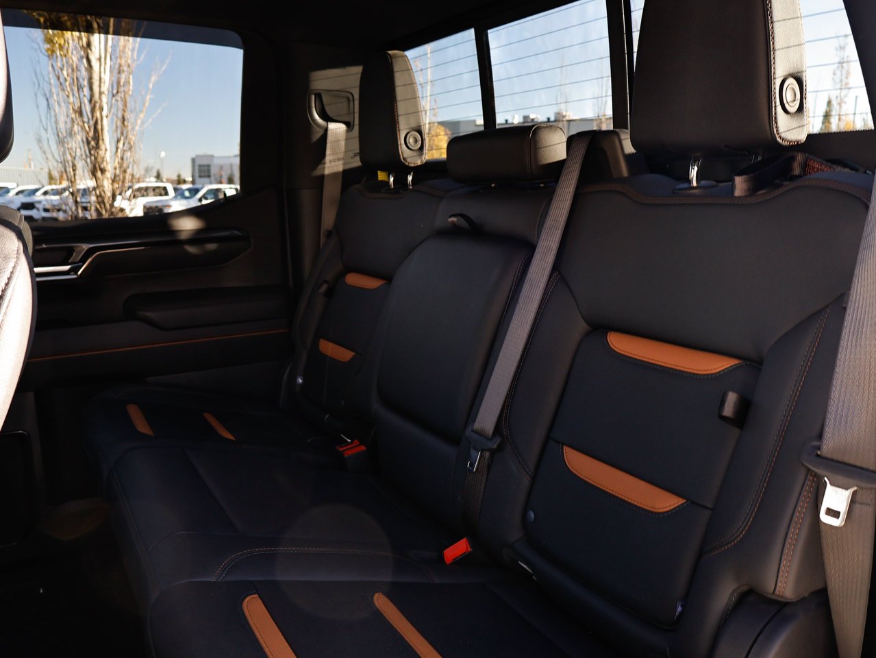 2025 GMC Sierra 1500 4WD Crew Cab 147 AT4 White Sherwood Park - photo #28