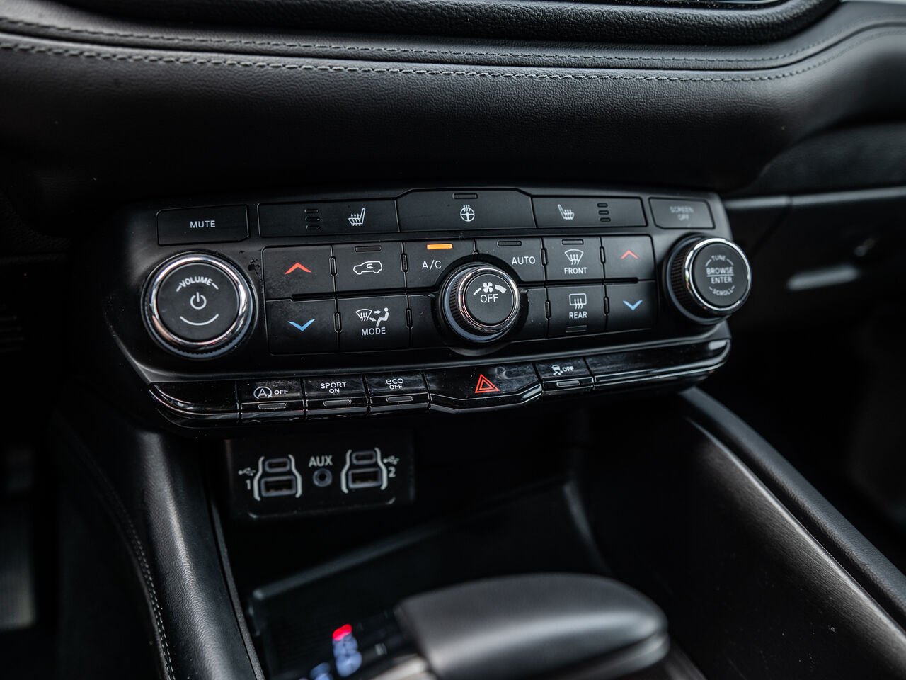 Dodge Durango 2023 Blanc Sainte-Julienne - photo #27