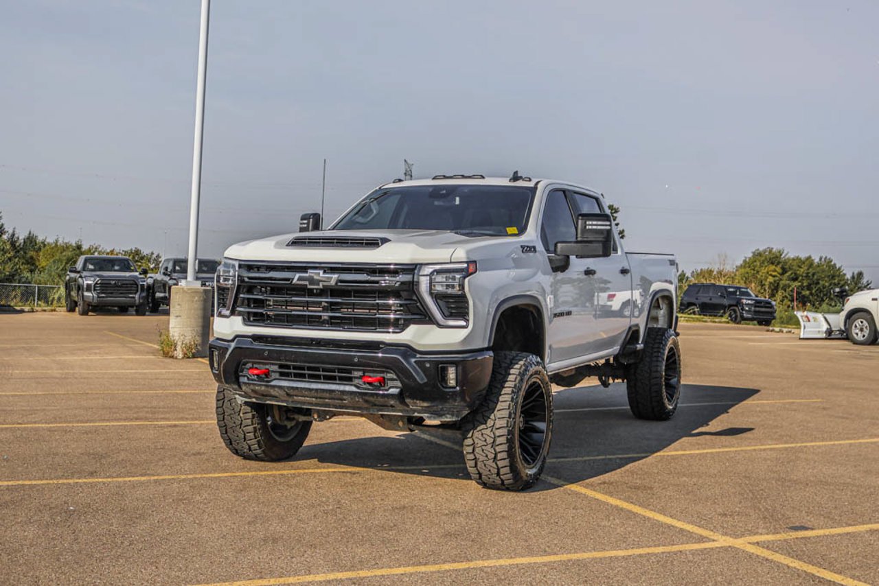 2026 Chevrolet Silverado 3500HD 4WD Crew Cab 159 LT White Sherwood Park - photo #3