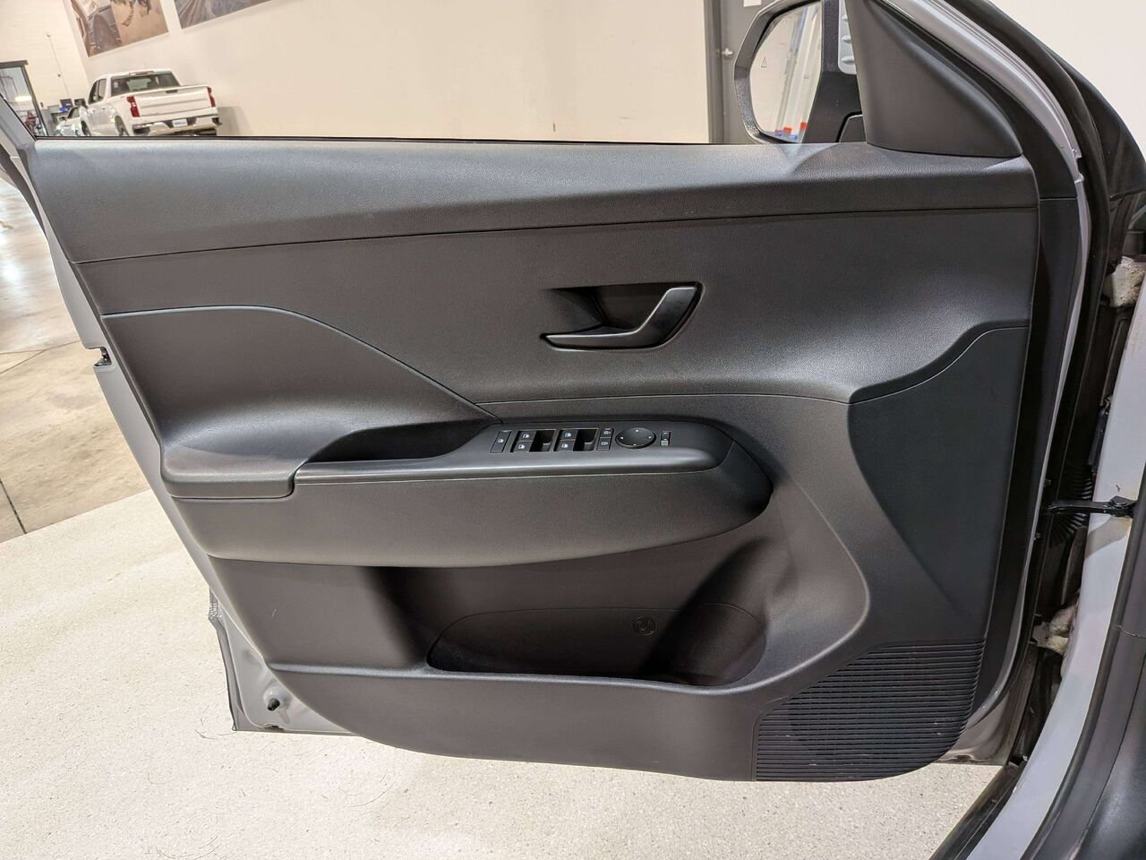 2025 Hyundai Kona 2.0L Preferred AWD Grey Val-David - photo #29