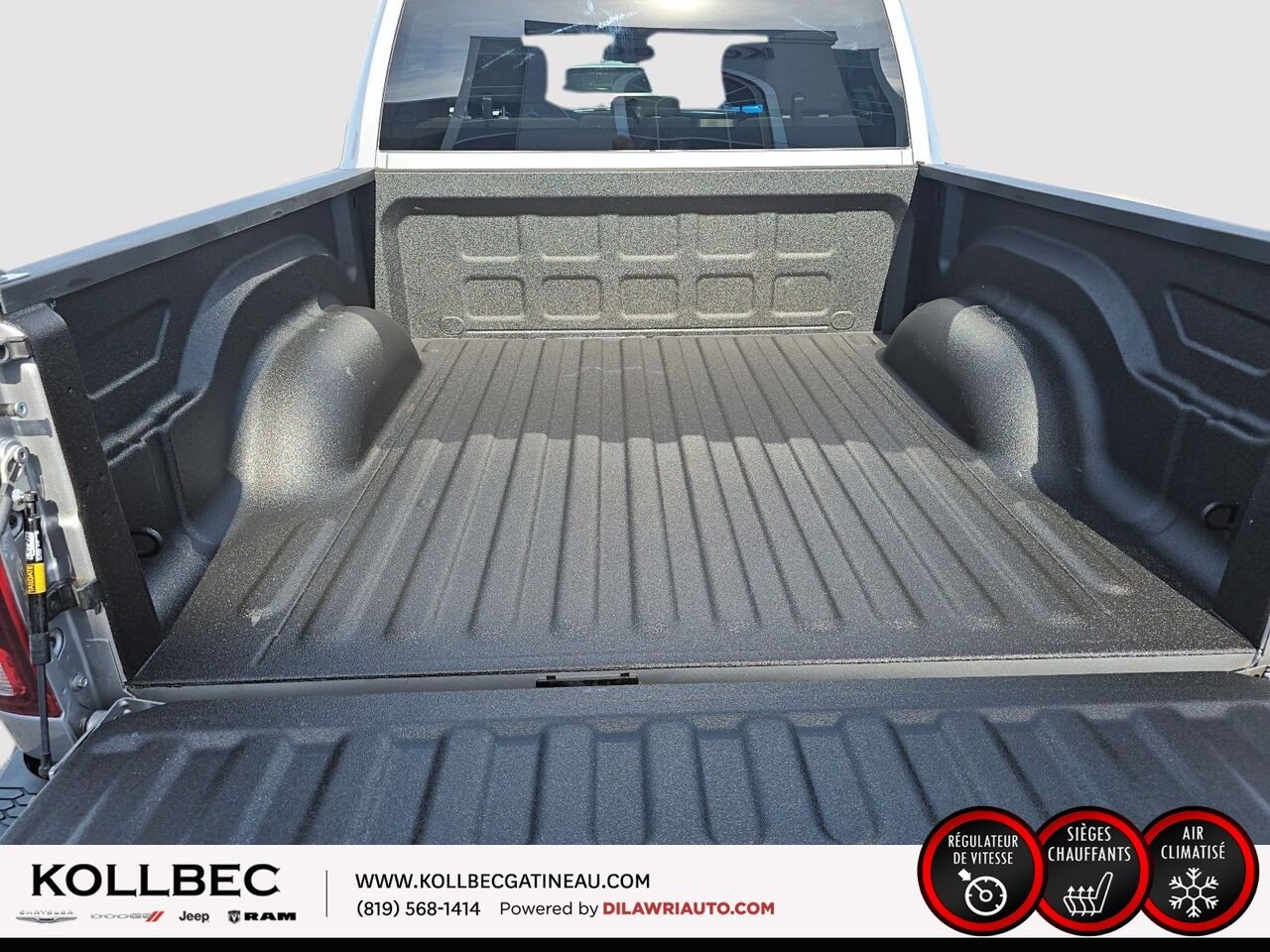 RAM 1500 CLASSIC Warlock CrewCab 4x4 2024 Argent Ottawa & Gatineau - photo #22