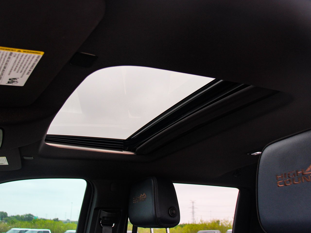 2022 Chevrolet Silverado 1500 4WD Crew Cab 147 High Country Blue Sherwood Park - photo #30