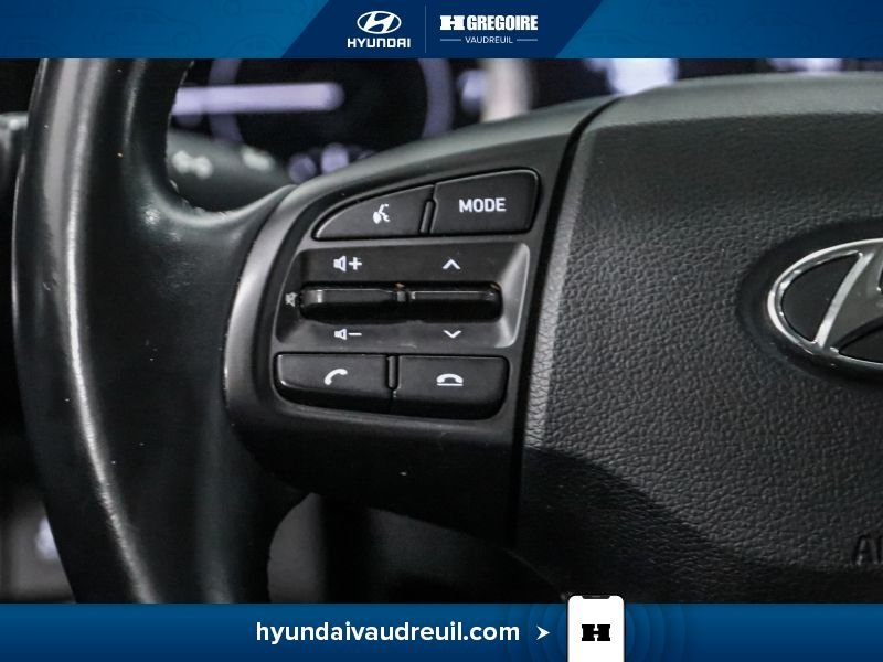2021 Hyundai Venue White Laval - photo #20